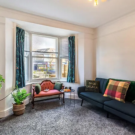 The House - 4 Bed Townhouse Harrogate