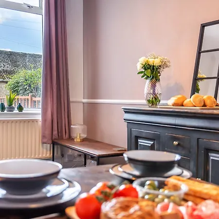 Apartment The House - 4 Bed Townhouse *